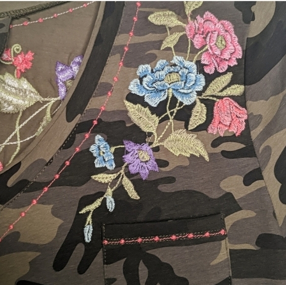 Papparazi by Biz Camouflage Embroidered Top - Picture 7 of 13